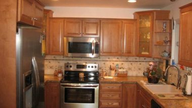 KITCHEN AND BATHROOM REMODELING